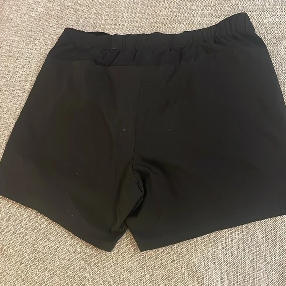 Gap fit athletic shorts - Picture 2 of 6